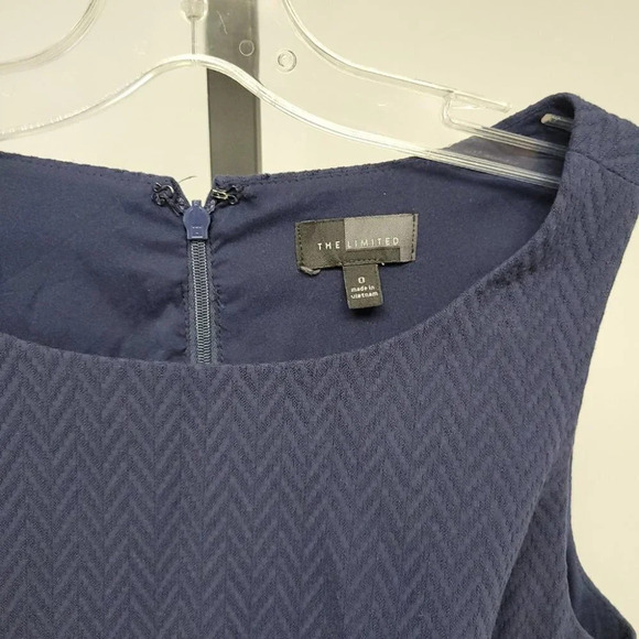 The Limited Dress - Picture 3 of 4